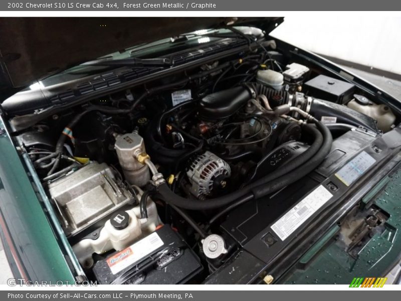 Forest Green Metallic / Graphite 2002 Chevrolet S10 LS Crew Cab 4x4