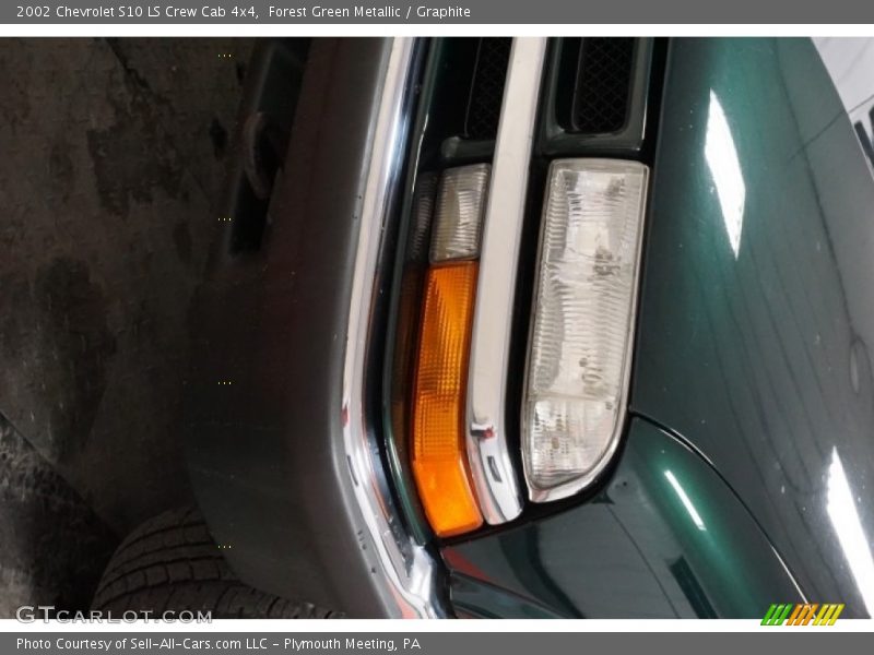 Forest Green Metallic / Graphite 2002 Chevrolet S10 LS Crew Cab 4x4