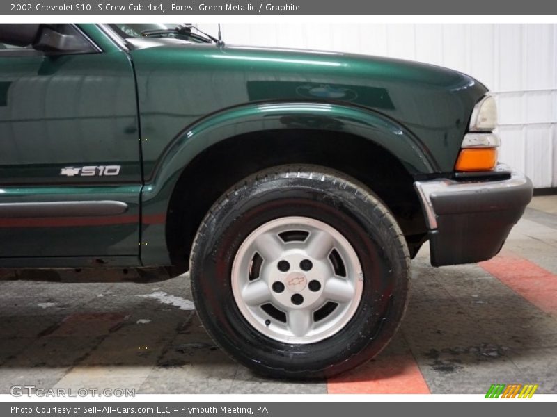 Forest Green Metallic / Graphite 2002 Chevrolet S10 LS Crew Cab 4x4