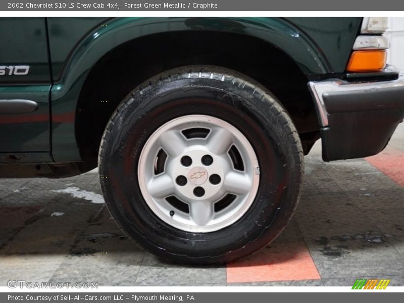 Forest Green Metallic / Graphite 2002 Chevrolet S10 LS Crew Cab 4x4