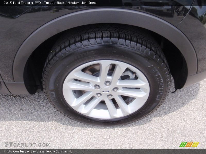 Tuxedo Black / Medium Light Stone 2015 Ford Explorer FWD