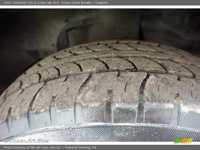 Forest Green Metallic / Graphite 2002 Chevrolet S10 LS Crew Cab 4x4