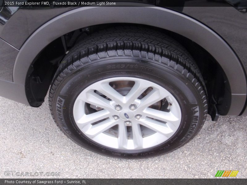 Tuxedo Black / Medium Light Stone 2015 Ford Explorer FWD