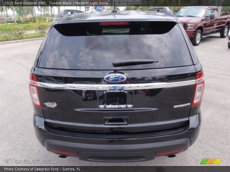 Tuxedo Black / Medium Light Stone 2015 Ford Explorer FWD