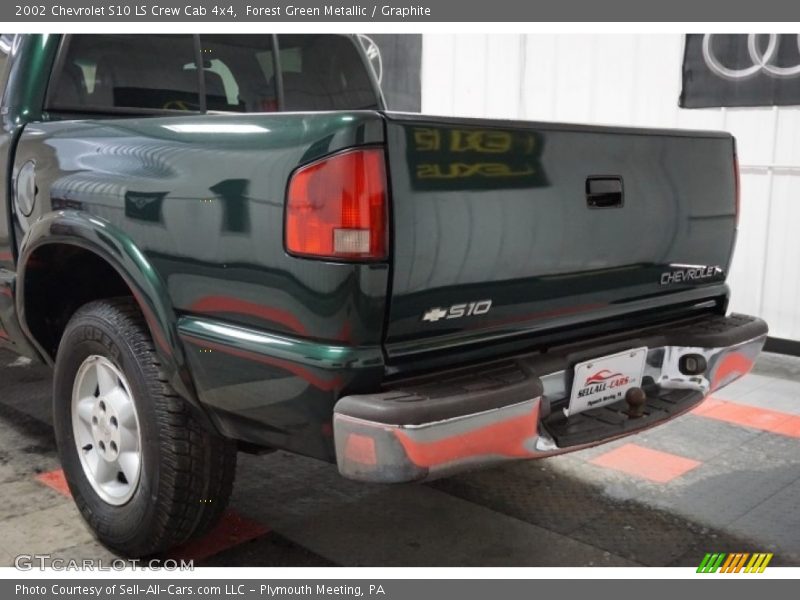 Forest Green Metallic / Graphite 2002 Chevrolet S10 LS Crew Cab 4x4