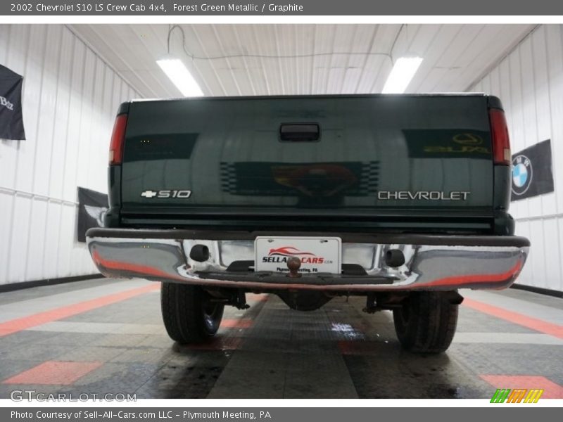 Forest Green Metallic / Graphite 2002 Chevrolet S10 LS Crew Cab 4x4
