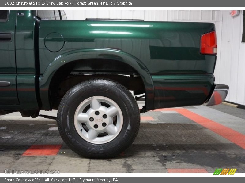 Forest Green Metallic / Graphite 2002 Chevrolet S10 LS Crew Cab 4x4