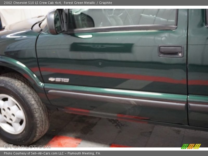Forest Green Metallic / Graphite 2002 Chevrolet S10 LS Crew Cab 4x4