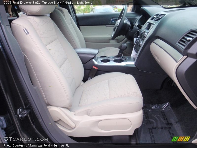 Tuxedo Black / Medium Light Stone 2015 Ford Explorer FWD