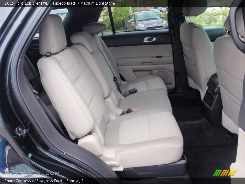 Tuxedo Black / Medium Light Stone 2015 Ford Explorer FWD