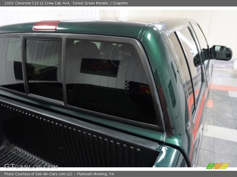 Forest Green Metallic / Graphite 2002 Chevrolet S10 LS Crew Cab 4x4