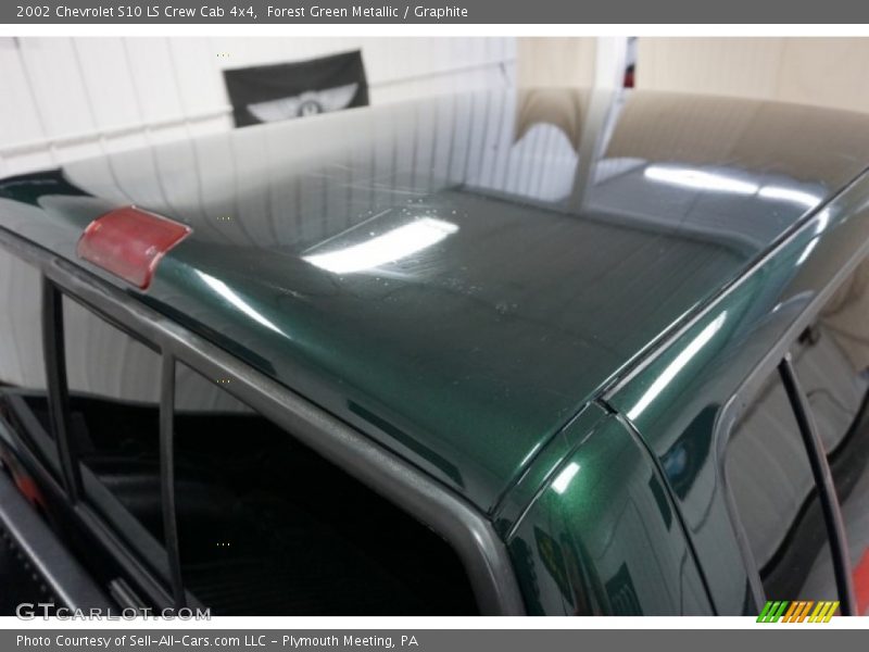 Forest Green Metallic / Graphite 2002 Chevrolet S10 LS Crew Cab 4x4