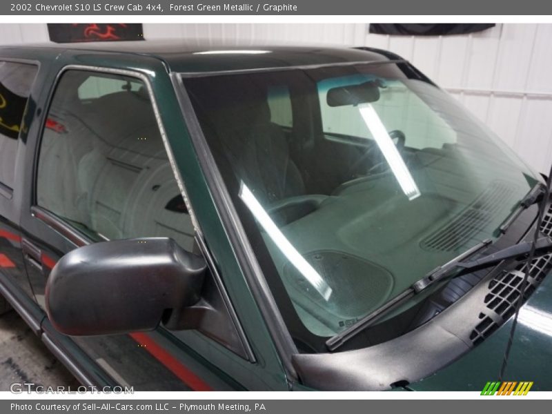 Forest Green Metallic / Graphite 2002 Chevrolet S10 LS Crew Cab 4x4