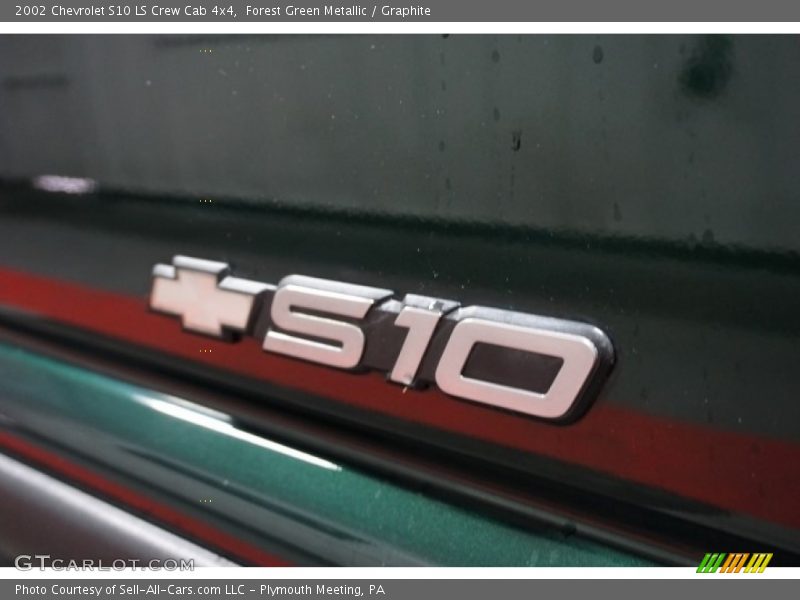 Forest Green Metallic / Graphite 2002 Chevrolet S10 LS Crew Cab 4x4