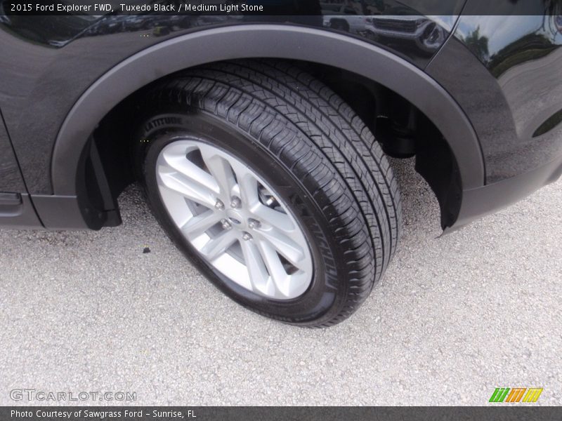 Tuxedo Black / Medium Light Stone 2015 Ford Explorer FWD