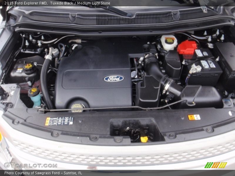 Tuxedo Black / Medium Light Stone 2015 Ford Explorer FWD