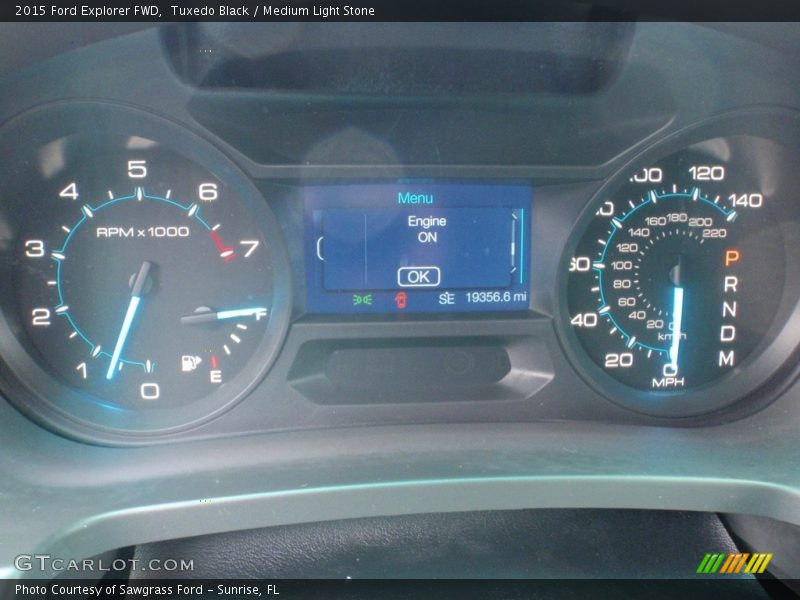 Tuxedo Black / Medium Light Stone 2015 Ford Explorer FWD