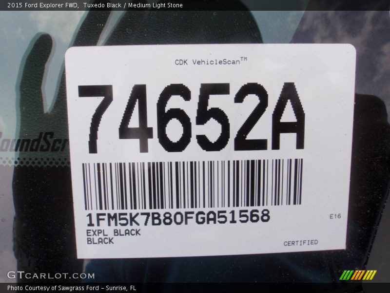Tuxedo Black / Medium Light Stone 2015 Ford Explorer FWD