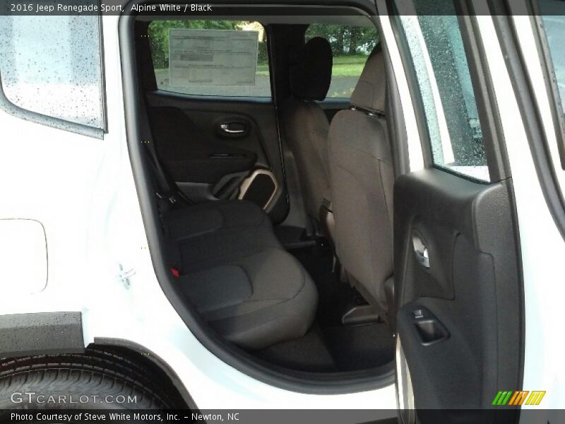 Alpine White / Black 2016 Jeep Renegade Sport