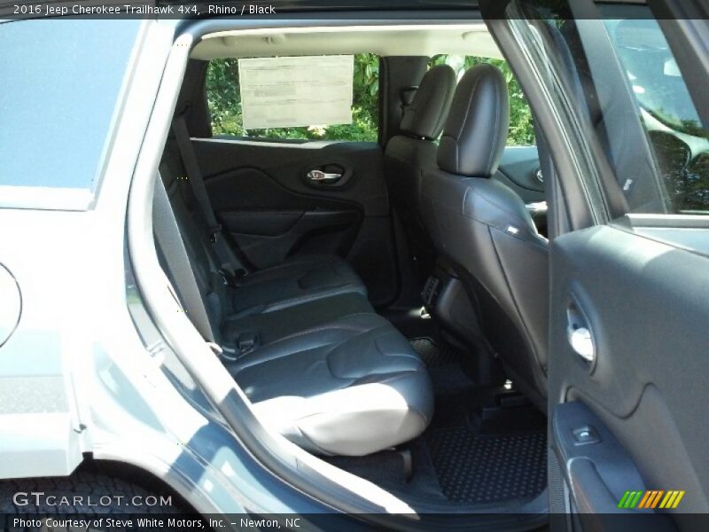 Rhino / Black 2016 Jeep Cherokee Trailhawk 4x4