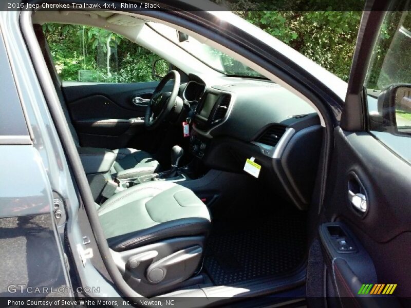 Rhino / Black 2016 Jeep Cherokee Trailhawk 4x4