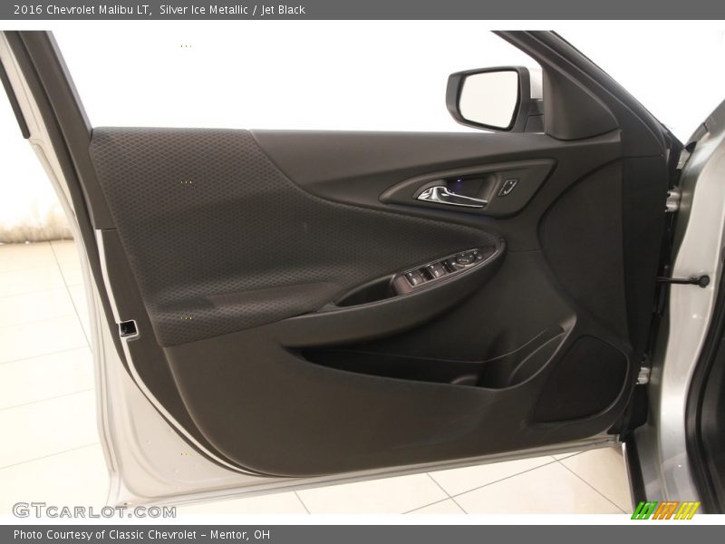 Silver Ice Metallic / Jet Black 2016 Chevrolet Malibu LT