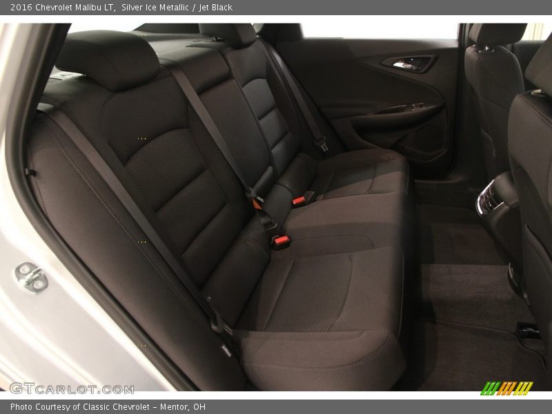 Silver Ice Metallic / Jet Black 2016 Chevrolet Malibu LT