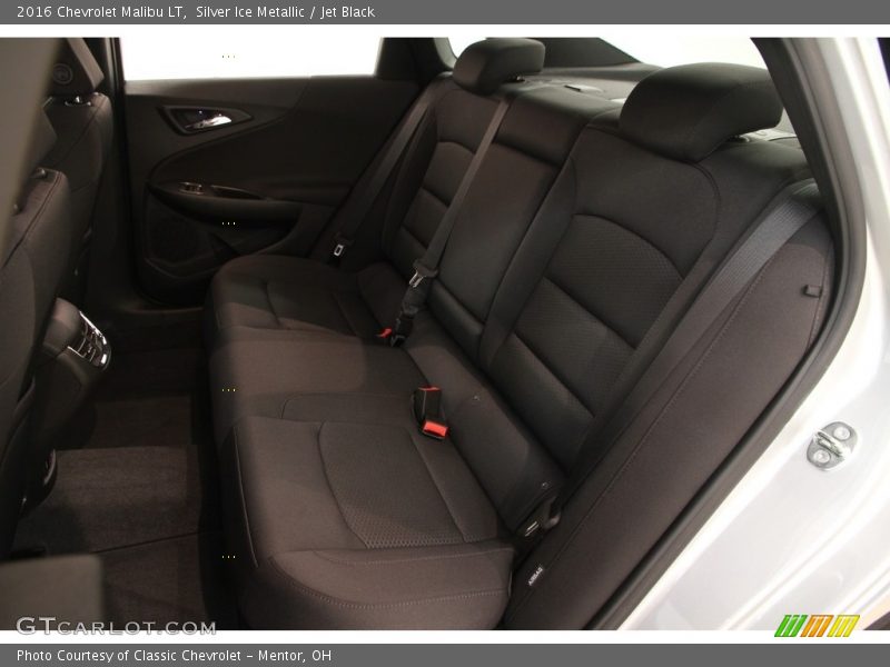 Silver Ice Metallic / Jet Black 2016 Chevrolet Malibu LT