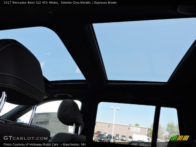 Sunroof of 2017 GLS 450 4Matic