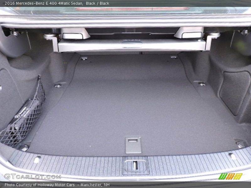  2016 E 400 4Matic Sedan Trunk