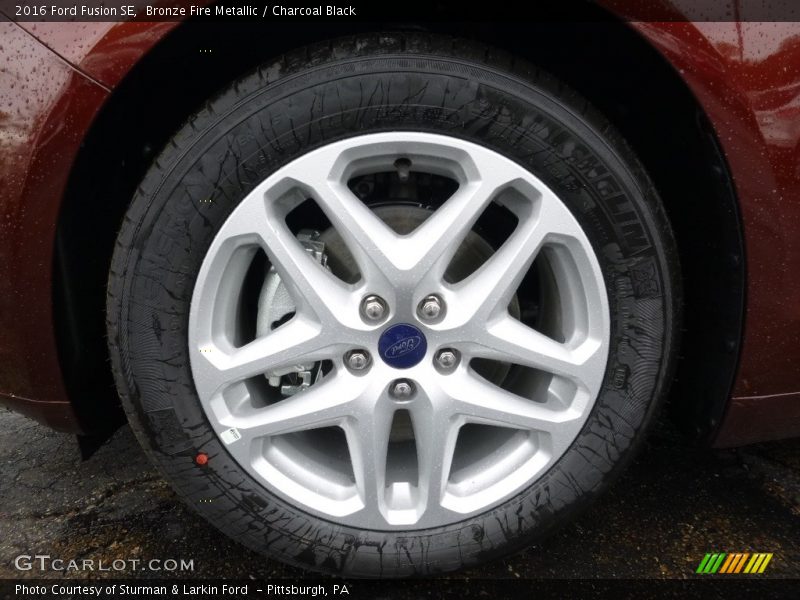 Bronze Fire Metallic / Charcoal Black 2016 Ford Fusion SE