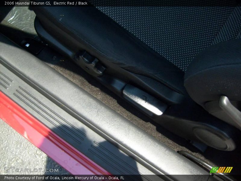 Electric Red / Black 2006 Hyundai Tiburon GS