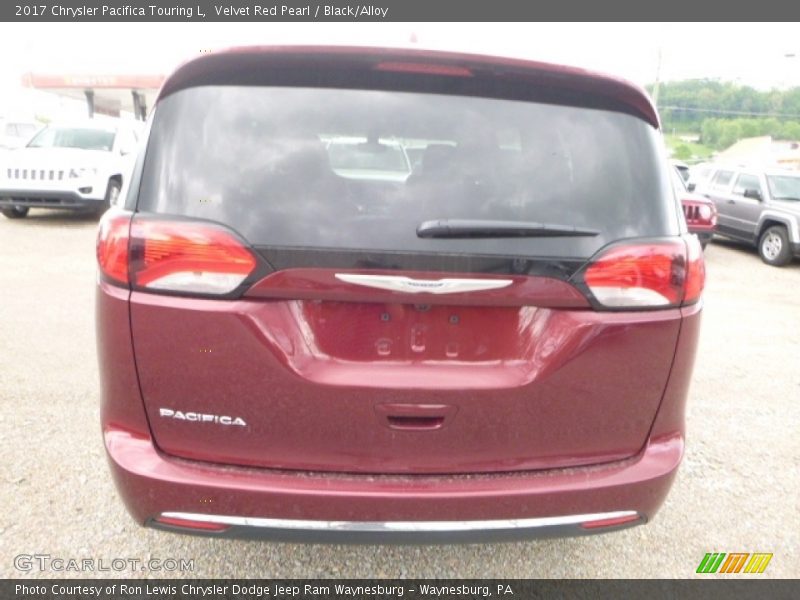 Velvet Red Pearl / Black/Alloy 2017 Chrysler Pacifica Touring L