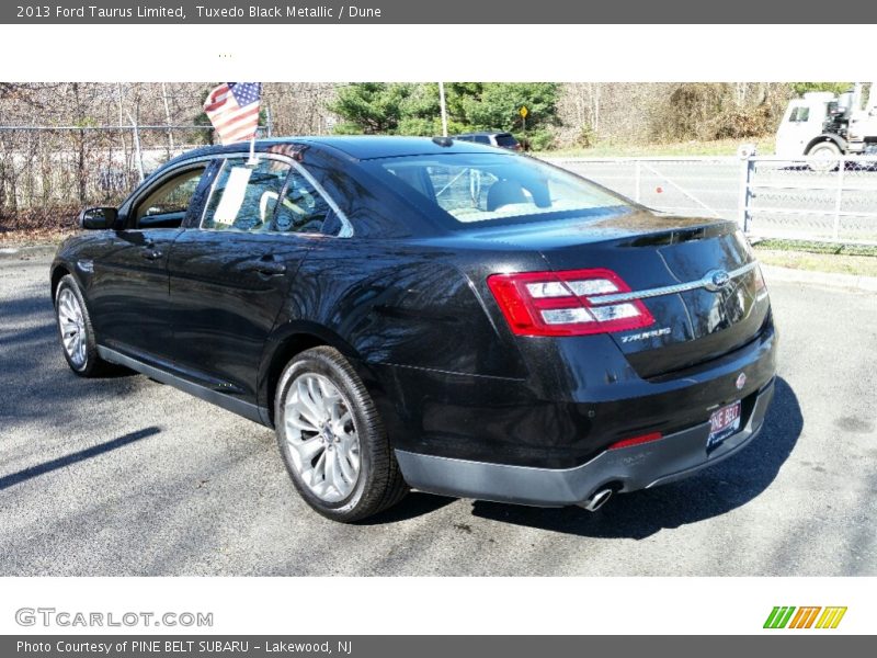 Tuxedo Black Metallic / Dune 2013 Ford Taurus Limited