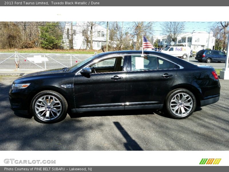 Tuxedo Black Metallic / Dune 2013 Ford Taurus Limited