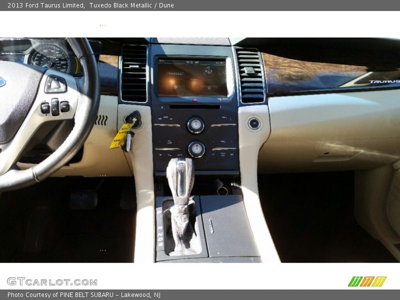 Tuxedo Black Metallic / Dune 2013 Ford Taurus Limited