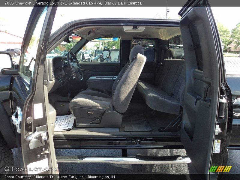Black / Dark Charcoal 2005 Chevrolet Silverado 1500 Z71 Extended Cab 4x4