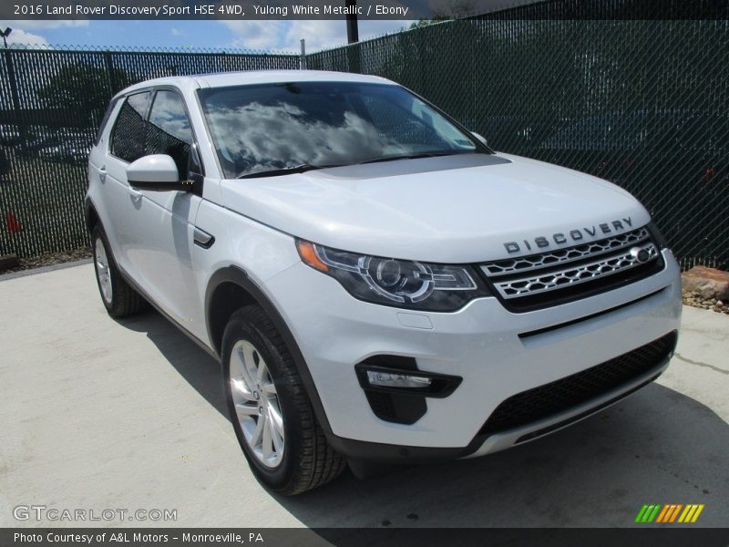 Yulong White Metallic / Ebony 2016 Land Rover Discovery Sport HSE 4WD