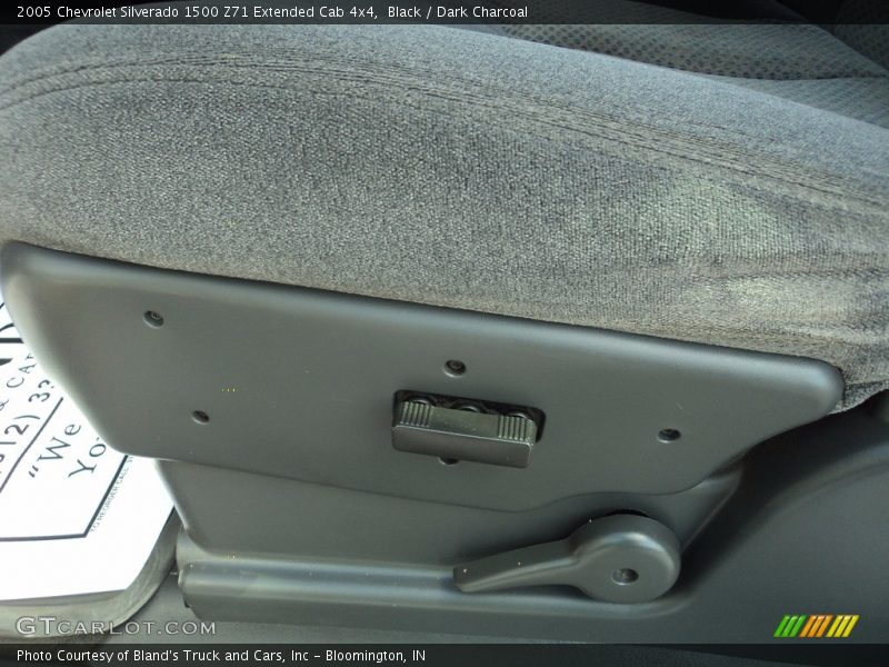 Black / Dark Charcoal 2005 Chevrolet Silverado 1500 Z71 Extended Cab 4x4