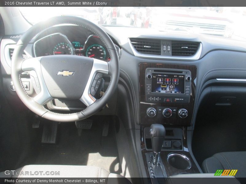 Summit White / Ebony 2016 Chevrolet Traverse LT AWD