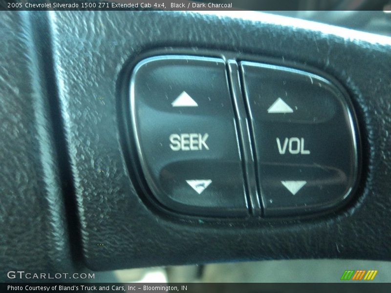 Black / Dark Charcoal 2005 Chevrolet Silverado 1500 Z71 Extended Cab 4x4