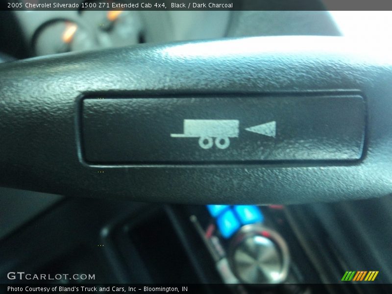 Black / Dark Charcoal 2005 Chevrolet Silverado 1500 Z71 Extended Cab 4x4