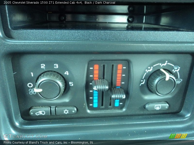 Black / Dark Charcoal 2005 Chevrolet Silverado 1500 Z71 Extended Cab 4x4