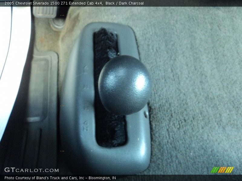 Black / Dark Charcoal 2005 Chevrolet Silverado 1500 Z71 Extended Cab 4x4