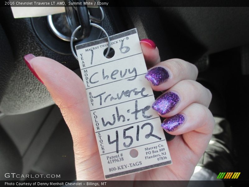 Summit White / Ebony 2016 Chevrolet Traverse LT AWD