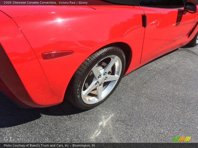 Victory Red / Ebony 2005 Chevrolet Corvette Convertible