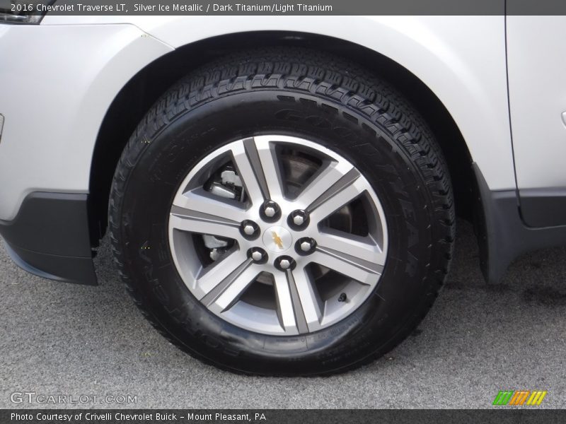Silver Ice Metallic / Dark Titanium/Light Titanium 2016 Chevrolet Traverse LT