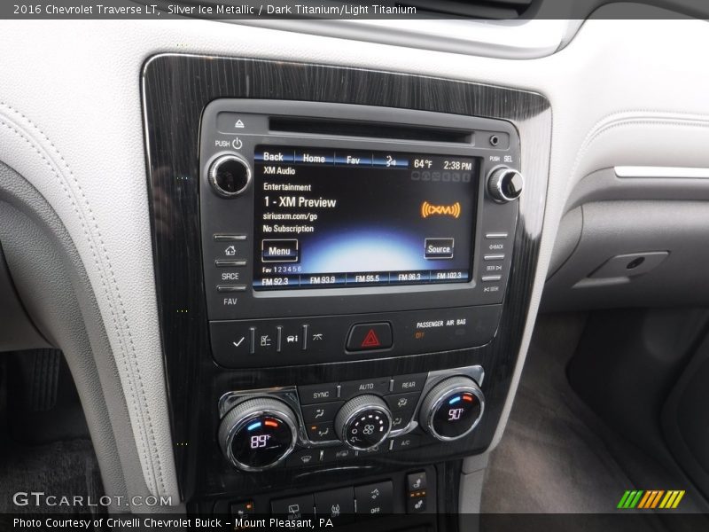 Silver Ice Metallic / Dark Titanium/Light Titanium 2016 Chevrolet Traverse LT