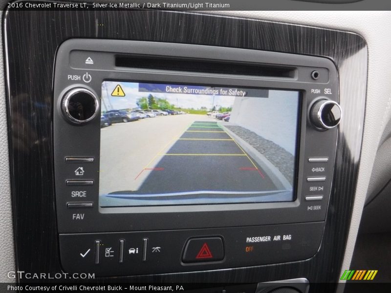 Silver Ice Metallic / Dark Titanium/Light Titanium 2016 Chevrolet Traverse LT