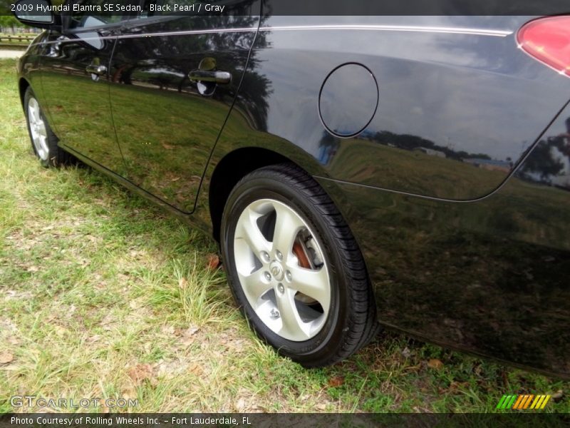 Black Pearl / Gray 2009 Hyundai Elantra SE Sedan